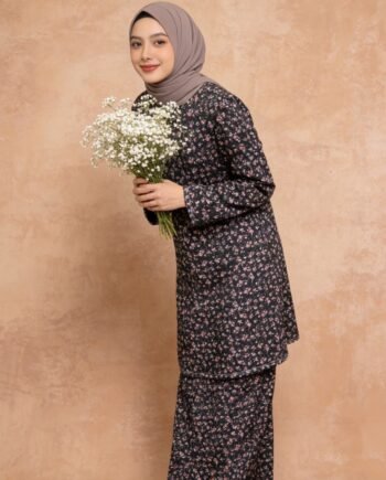 Elegant Floral Two-Piece Malay Women Set Affordable Muslimah Fashion Outfit